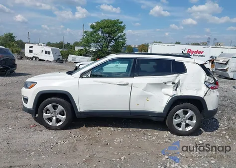 2019 Jeep Compass Latitude 4X4 z USA, uszkodzony, nr VIN 3C4NJDBB8KT741852